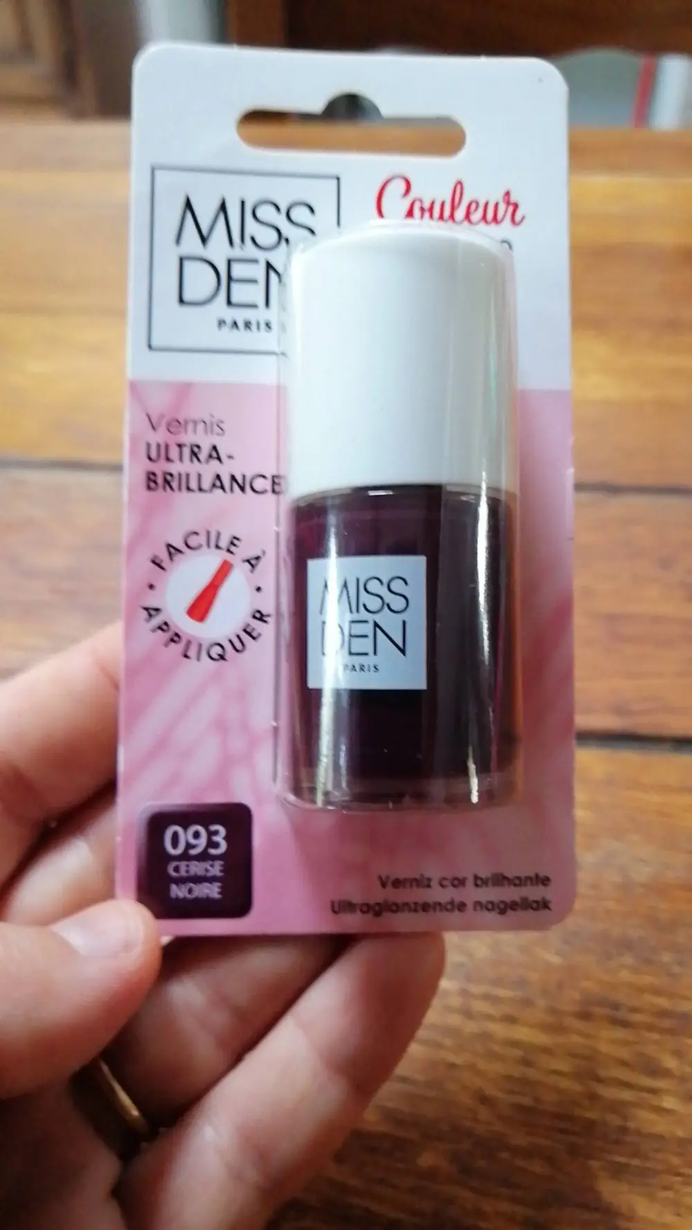 MISS DEN - Vernis ultra-brillance 093 cerise noire