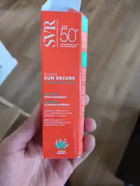 SVR LABORATOIRE DERMATOLOGIQUE - Fluide sun secure SPF 50+