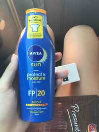 NIVEA - Sun protect & moisture - Loção solar FP 20