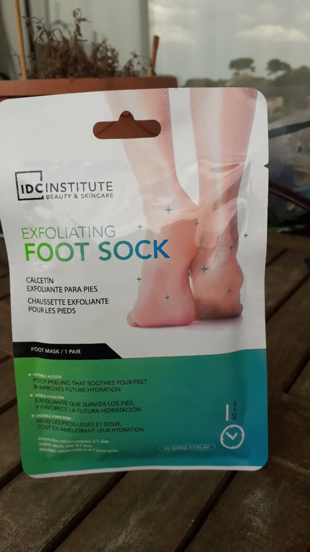 IDC INSTITUTE BEAUTY & SKINCARE - Chaussette exfoliante pour les pieds