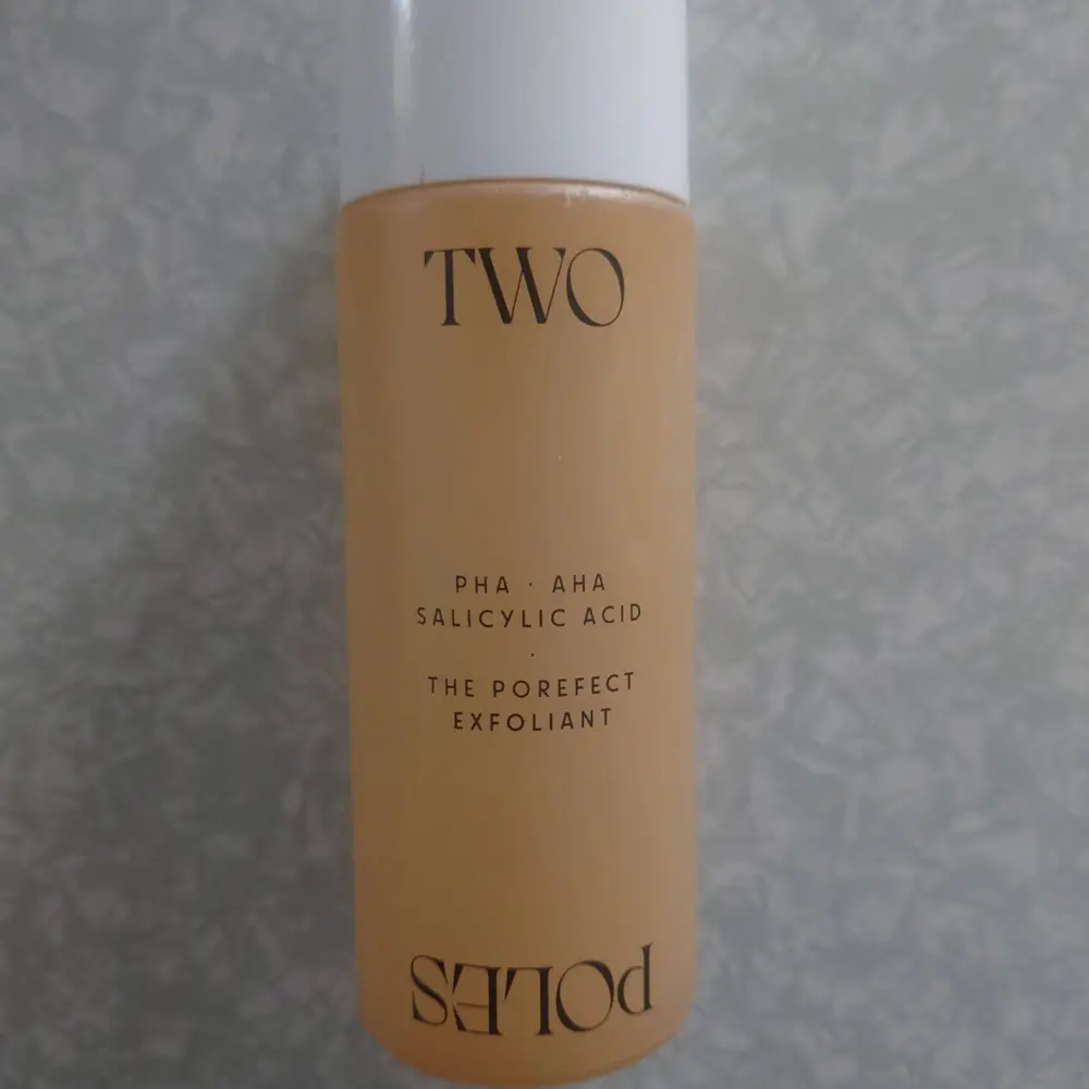 TWO POLES - The porefect exfoliant 