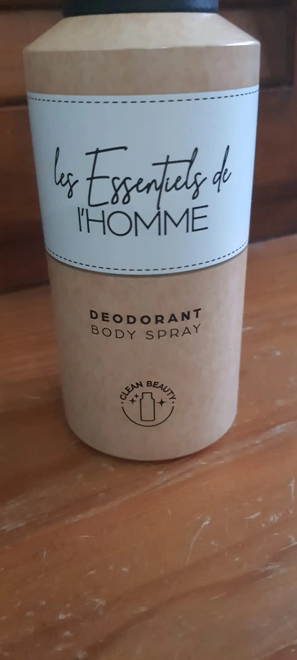 LES ESSENTIELS DE L'HOMME - Déodorant body spray