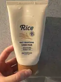 SKINFOOD - Rice daily brightening scrub foam