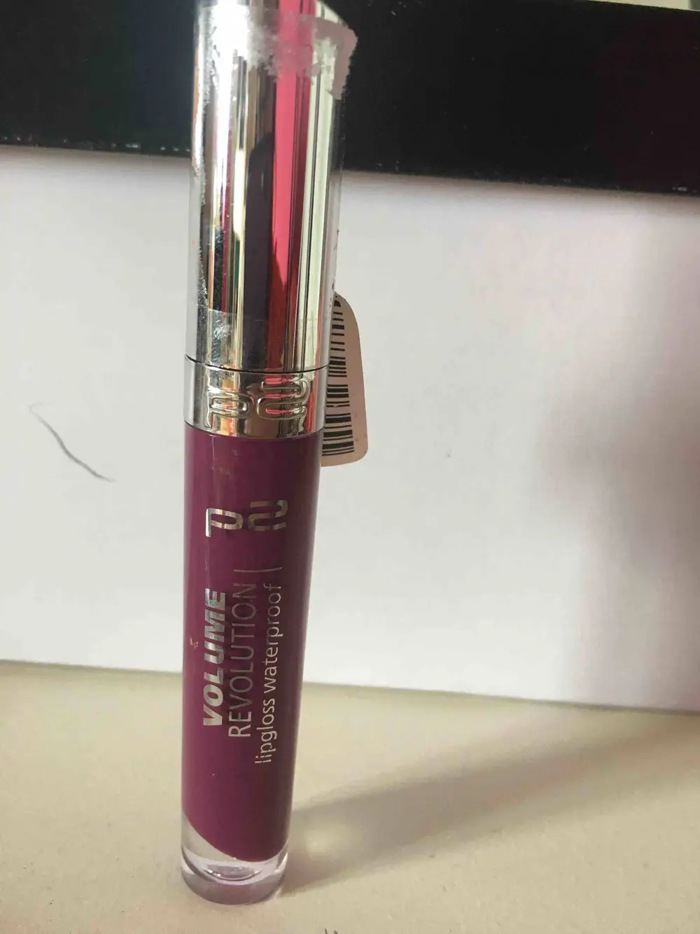 P2 COSMETICS - Volume revolution - Lipgloss waterproof