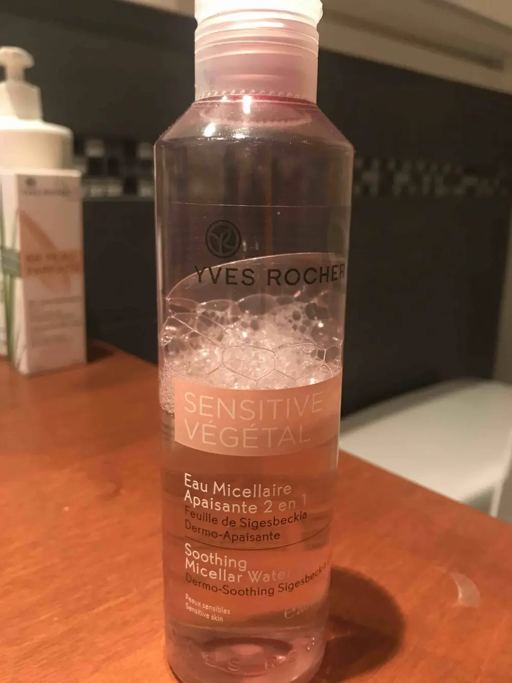 YVES ROCHER - Sensitive végétal - Eau micellaire apaisante 2 en 1