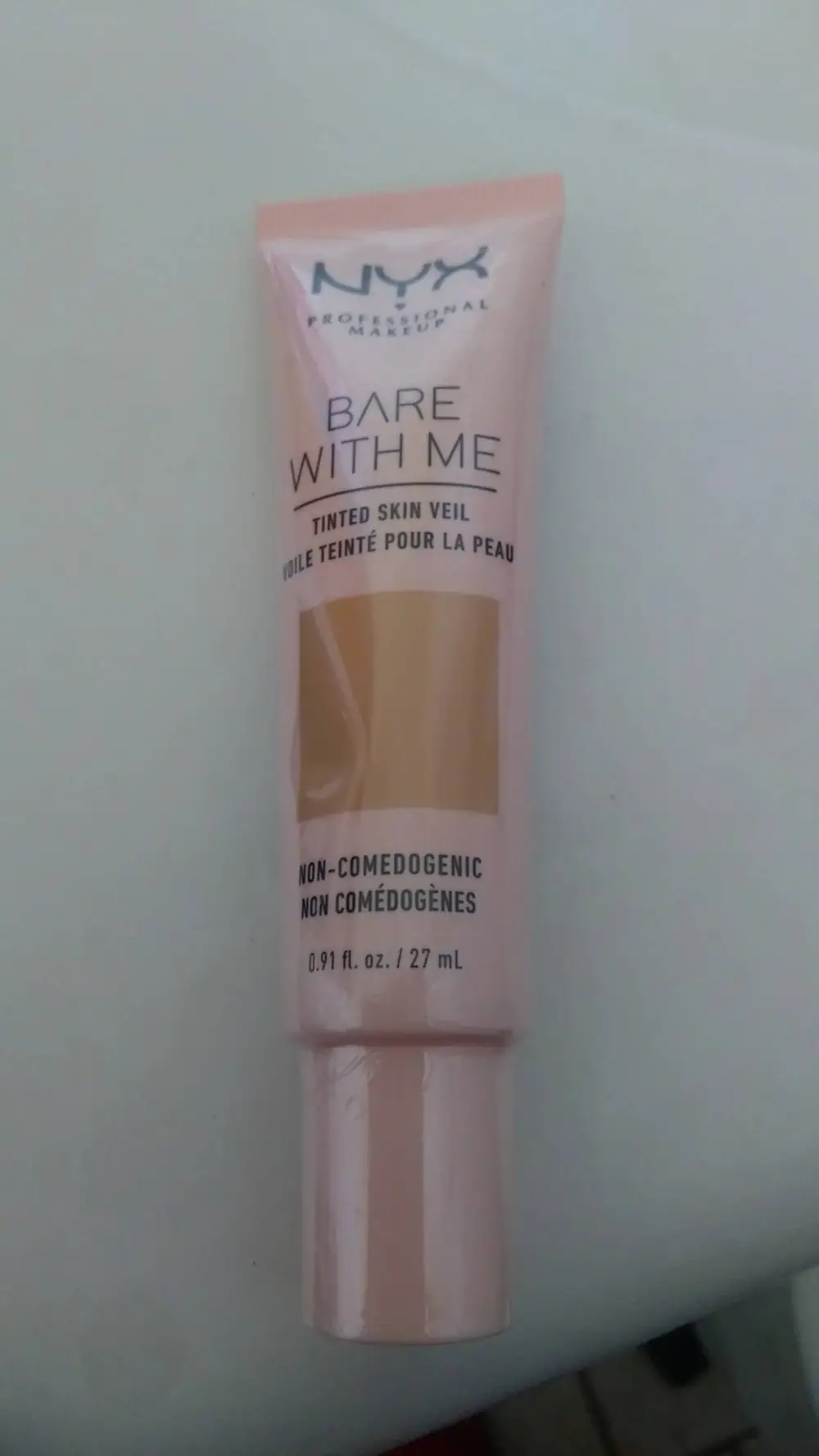 NYX - Bare with me - Voile teinte pour la peau