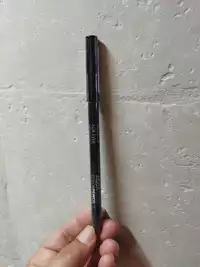 MAKE UP FOR EVER - Aquaresist - Color pencil