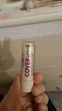 ESSENCE - Cover stick