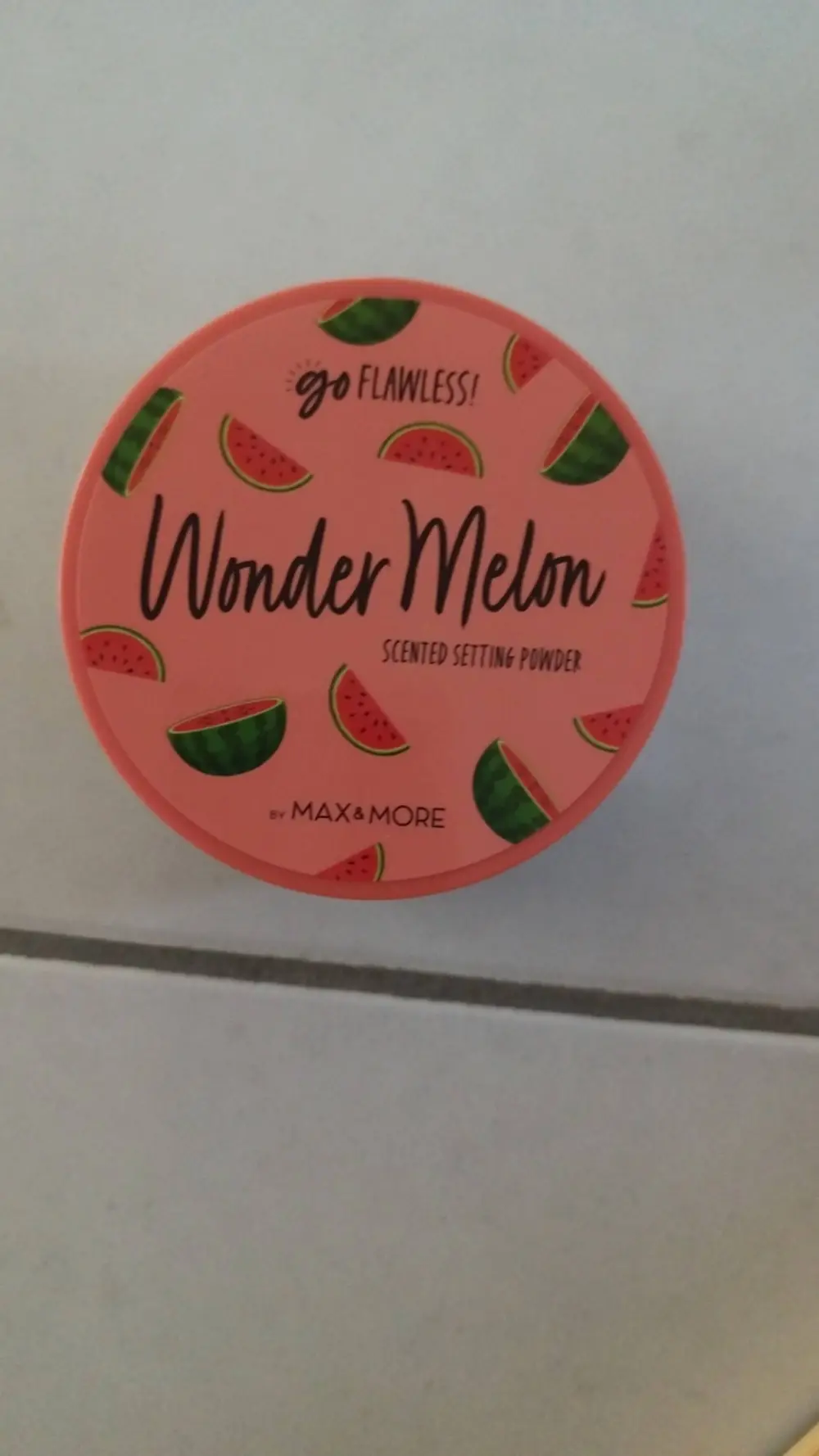 WONDER MELON - Go flawless - Scented setting powder