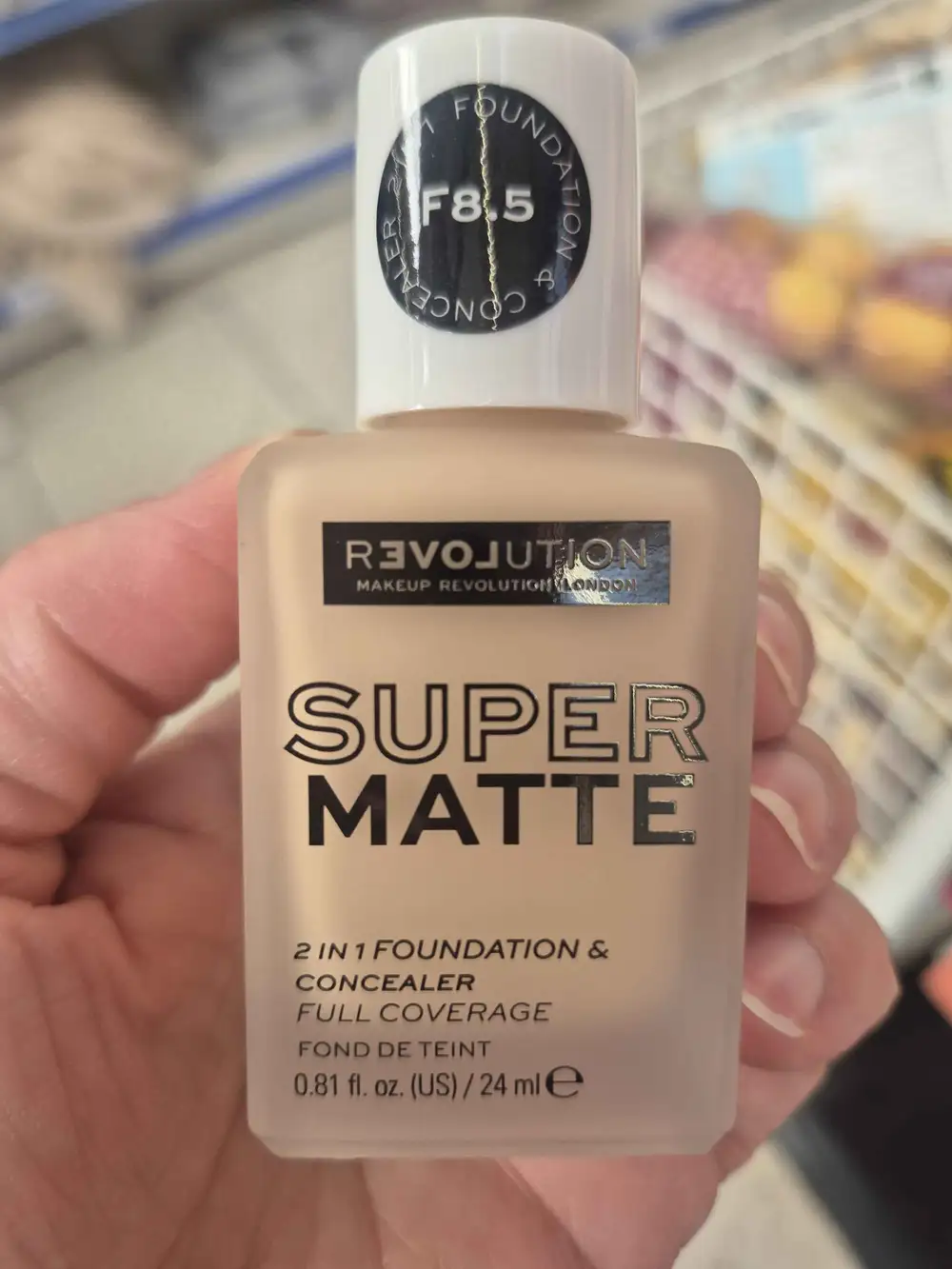 REVOLUTION - Super matte - Fond de teint