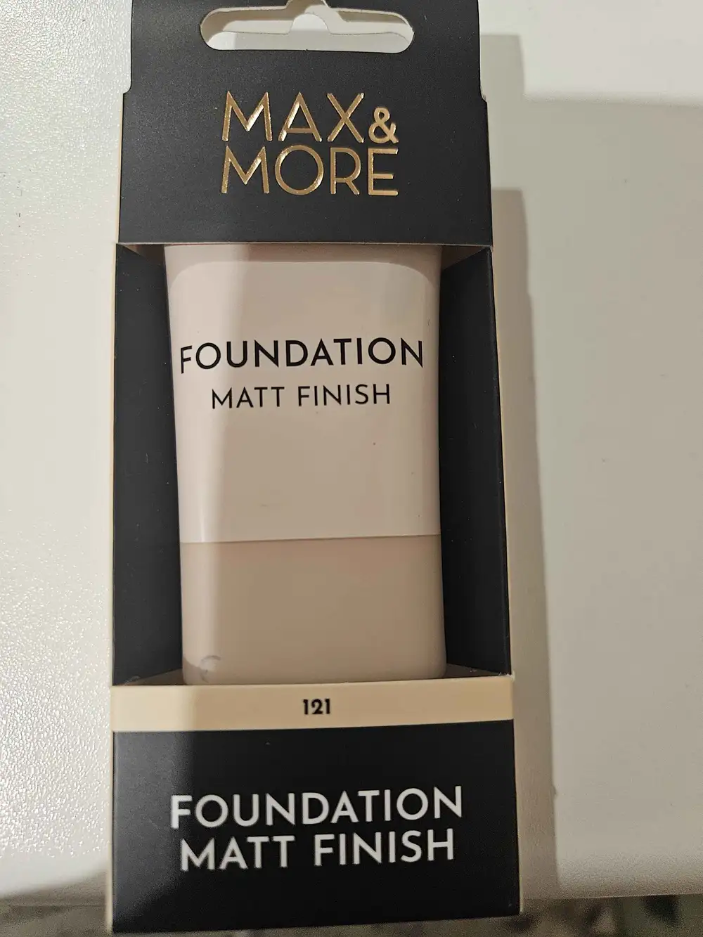 MAX AND MORE - Foundation matt finish 121