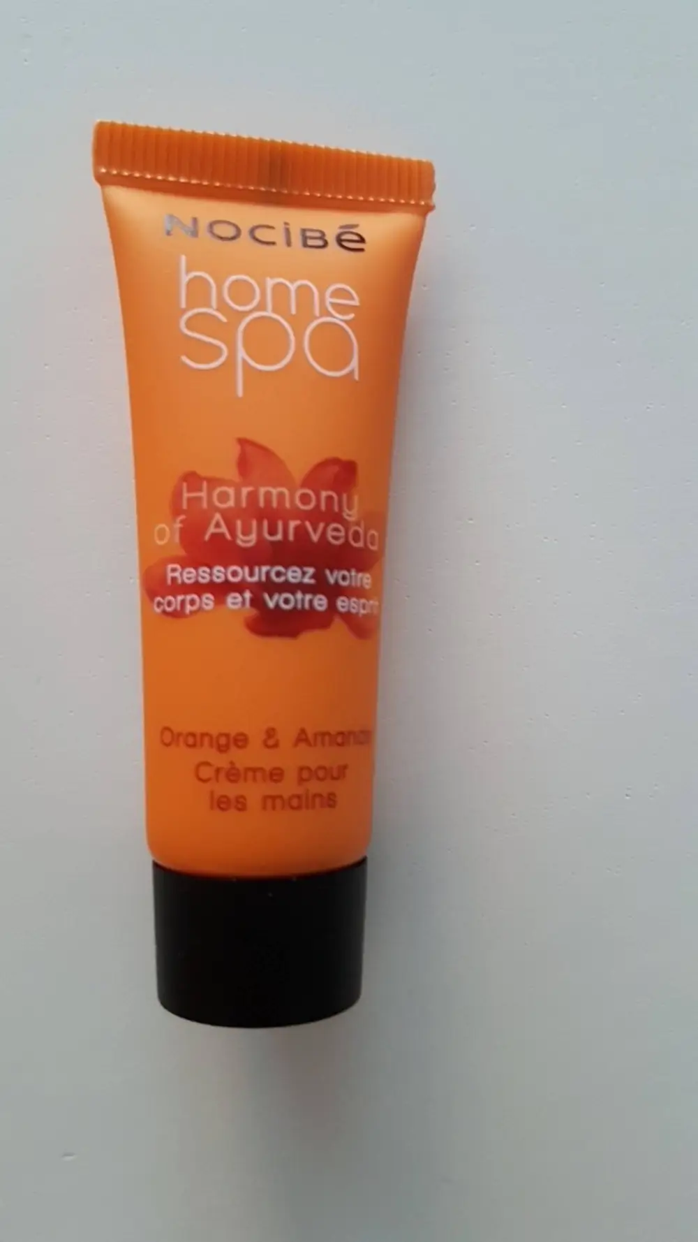 NOCIBÉ - Harmony of Ayurveda - Crème pour les mains orange & amande 