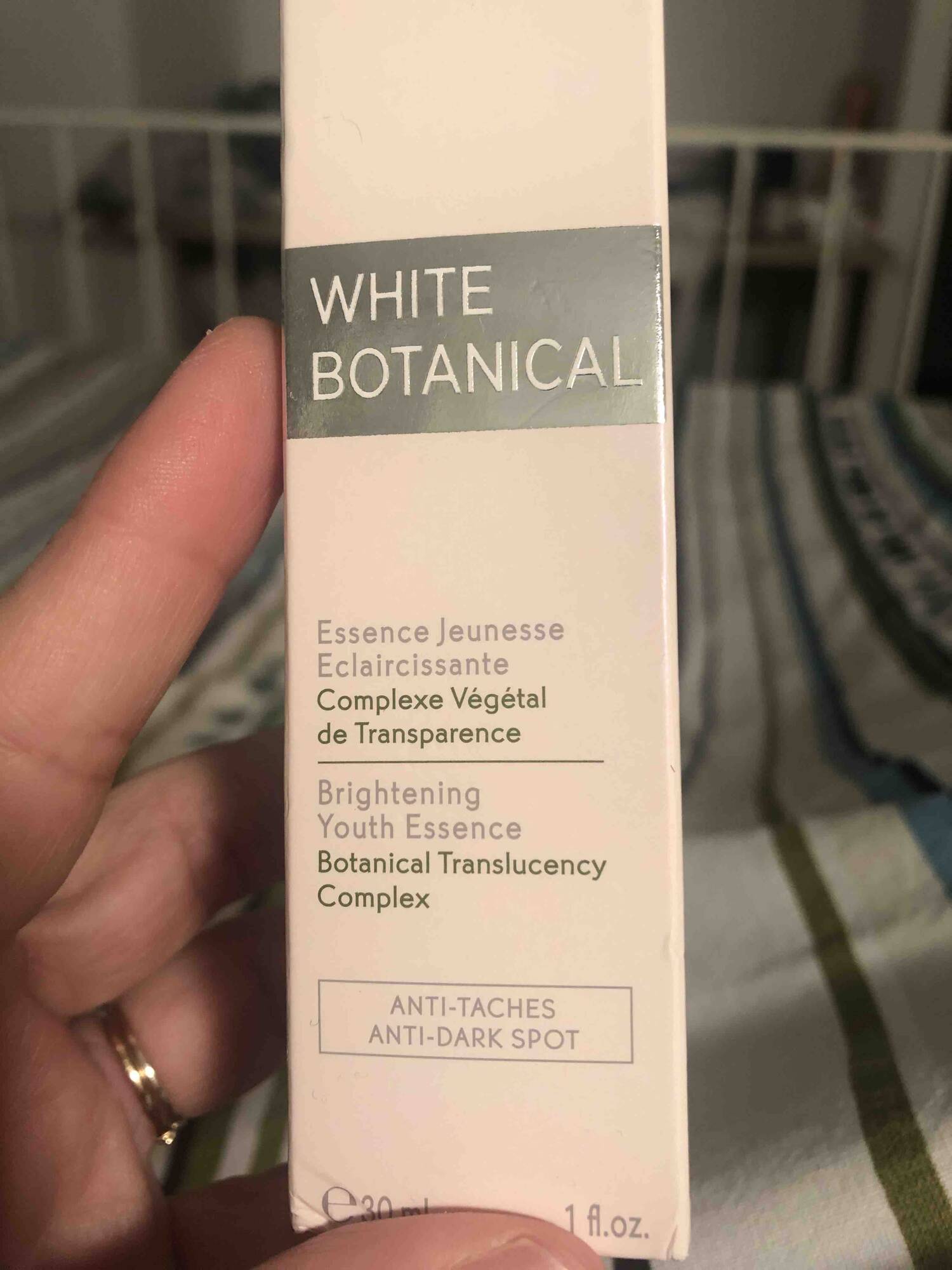 YVES ROCHER - White Botanical - Essence Jeunesse Eclaircissante anti-taches