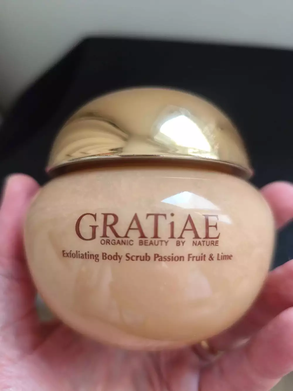 GRATIAE - Exfoliating body scrub passion fruit & lime 