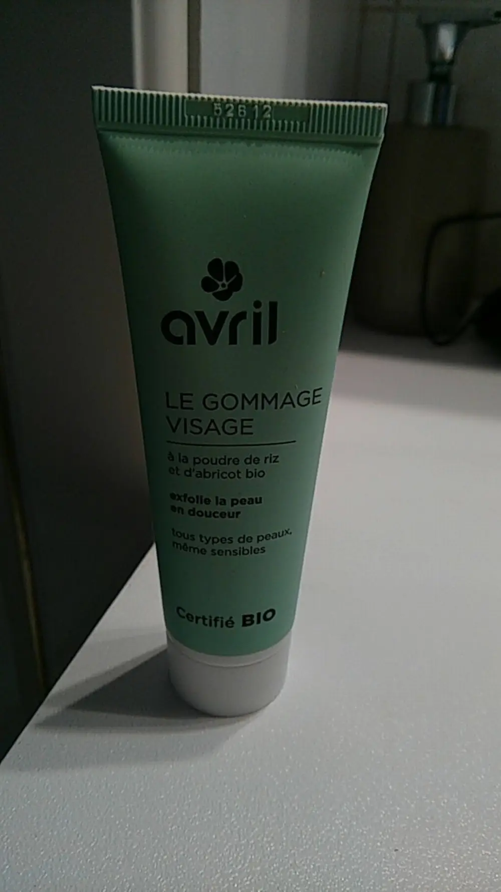 AVRIL - Le gommage visage - A la poudre de riz et d'abricot bio