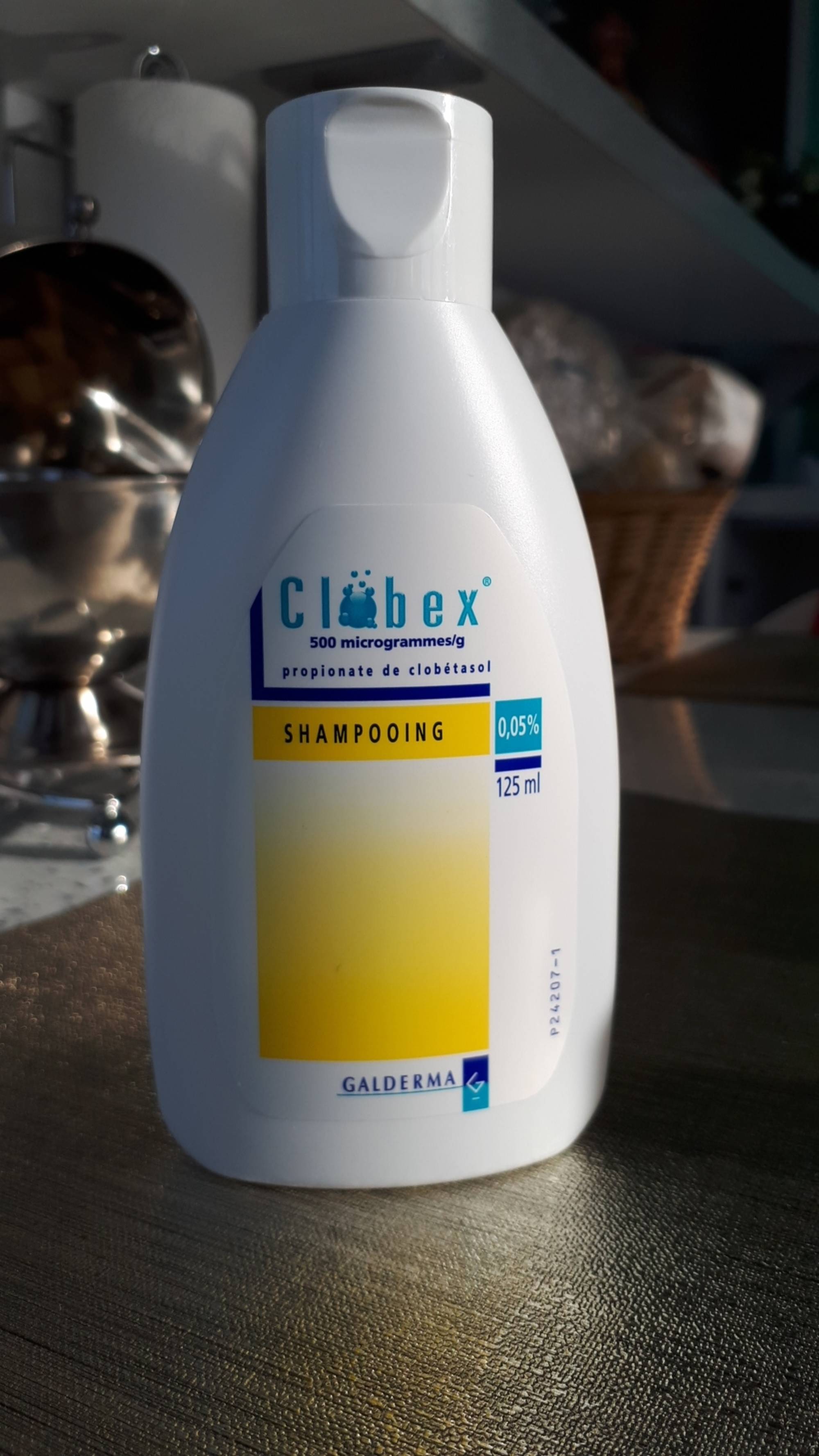 Composition GALDERMA Clobex propionate de clobétasol shampooing UFC Que Choisir