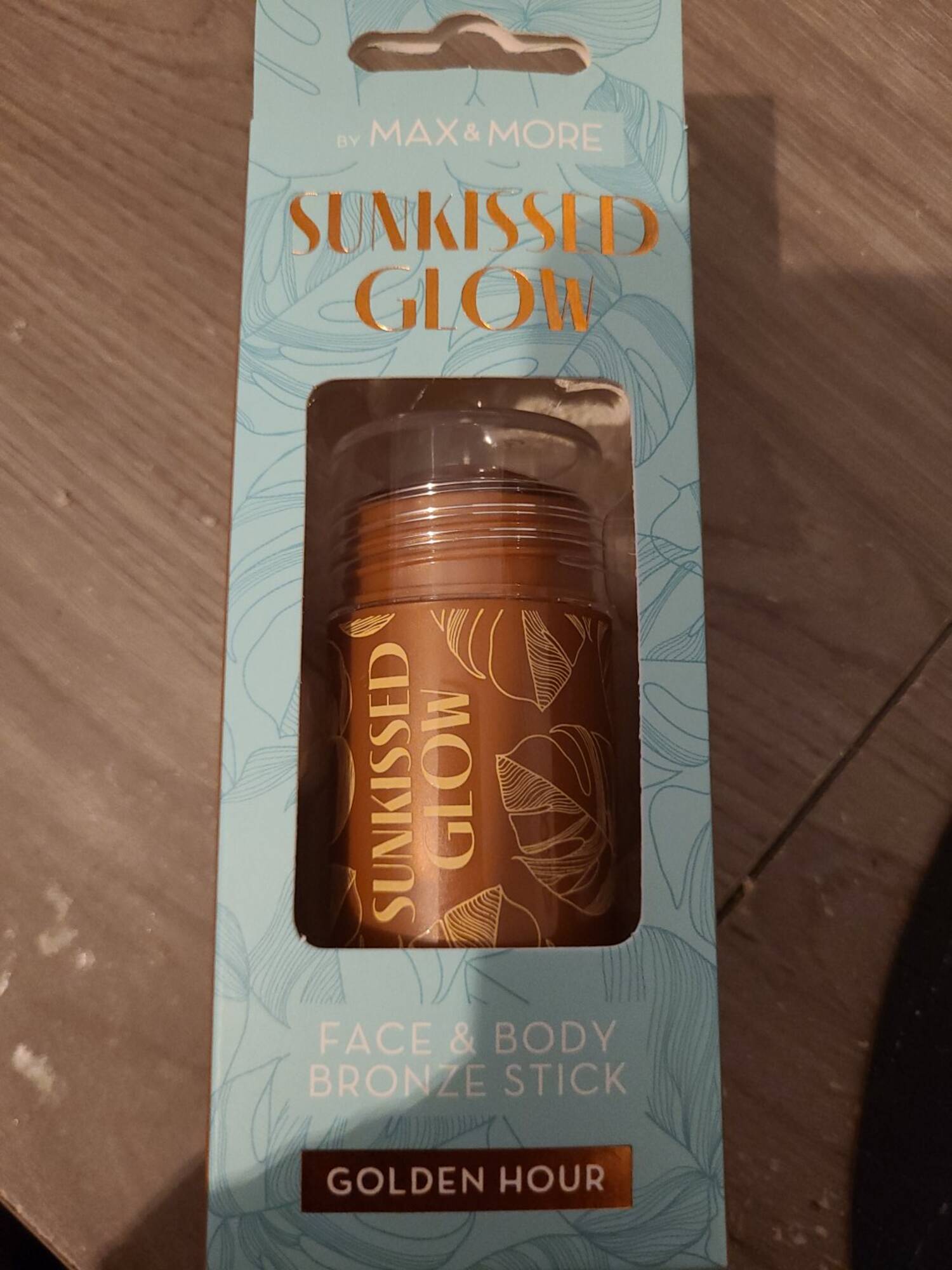 MAX & MORE - Sunkissed glow - Face & body bronze stick