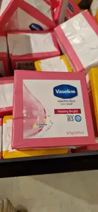VASELINE - Healthy plus bar soap vitam B3