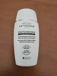 INSTITUT ESTHEDERM - Photo reverse - Fluide protection anti-taches 