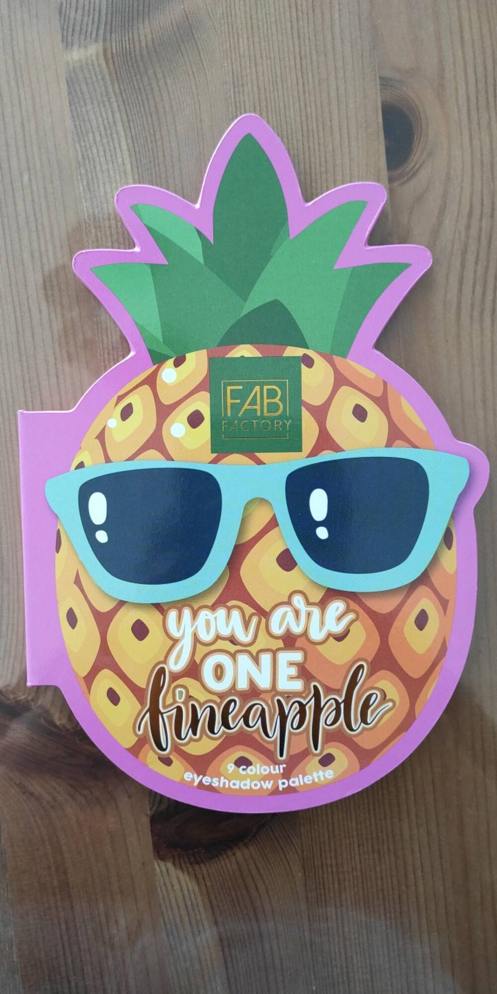 FAB FACTORY - You are one pineapple - 9 colour eyeshadow palette
