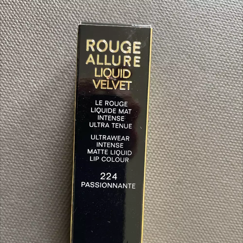 CHANEL - Rouge allure liquid velvet 224 passionnante