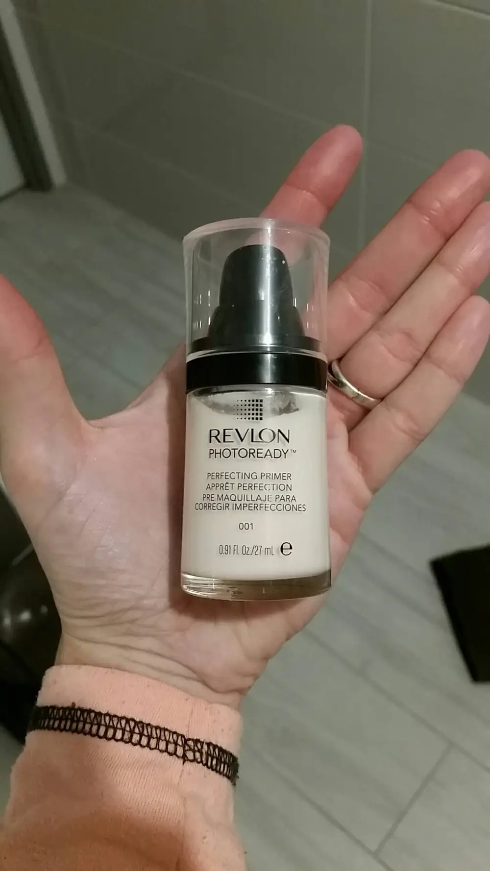 REVLON - Photoready - Perfecting primer