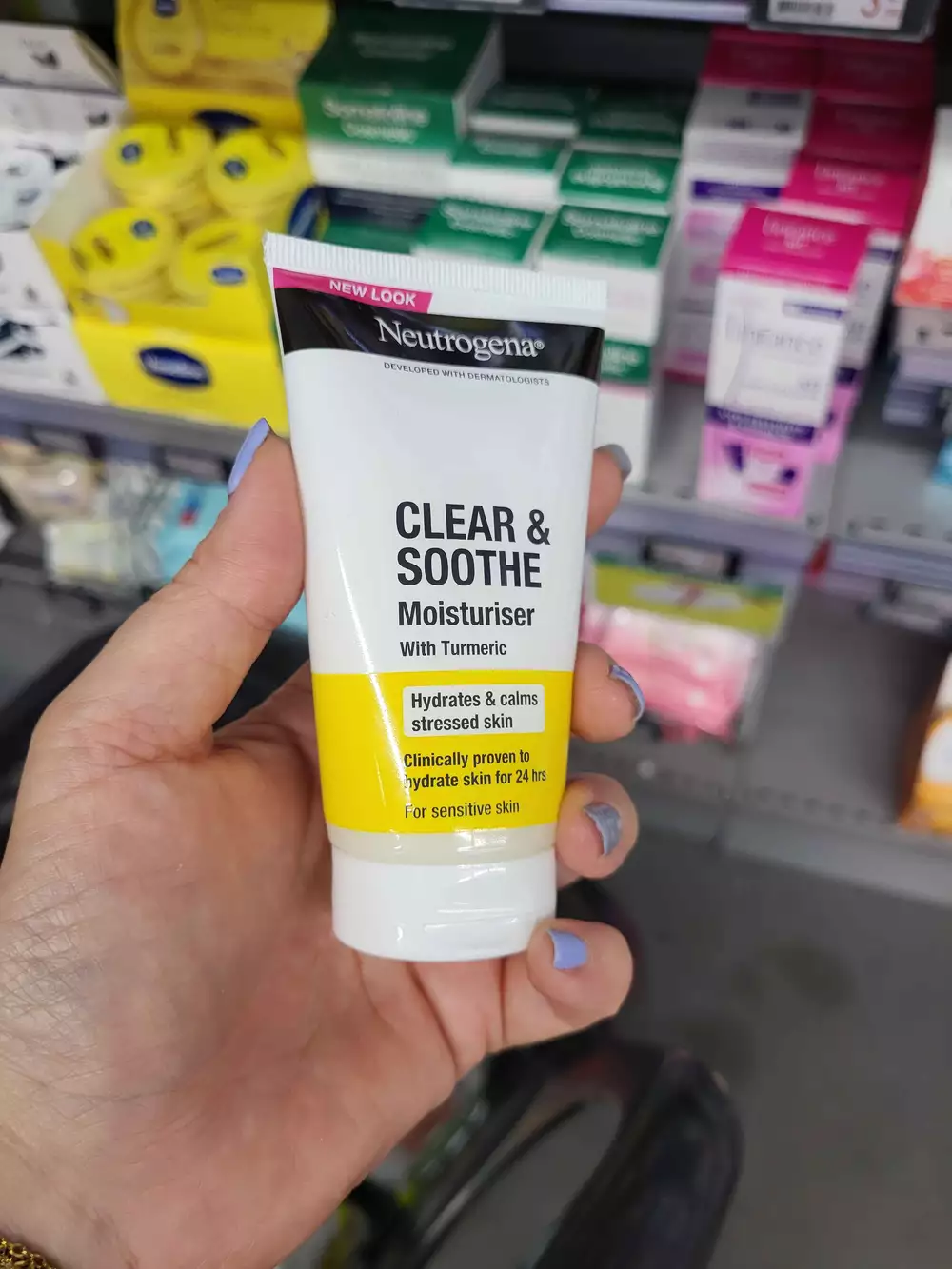NEUTROGENA - Clear & soothe moisturiser