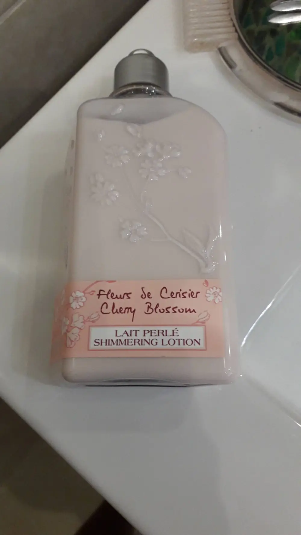 L'OCCITANE - Fleurs de cerisier - Lait perlé