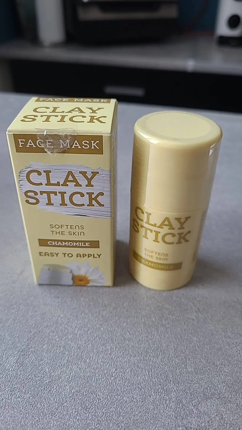 CLAY STICK - Easy to apply - Face mask chamomile 
