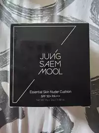 JUNG SAEM MOOL - Essential skin nuder cushion SPF 50+