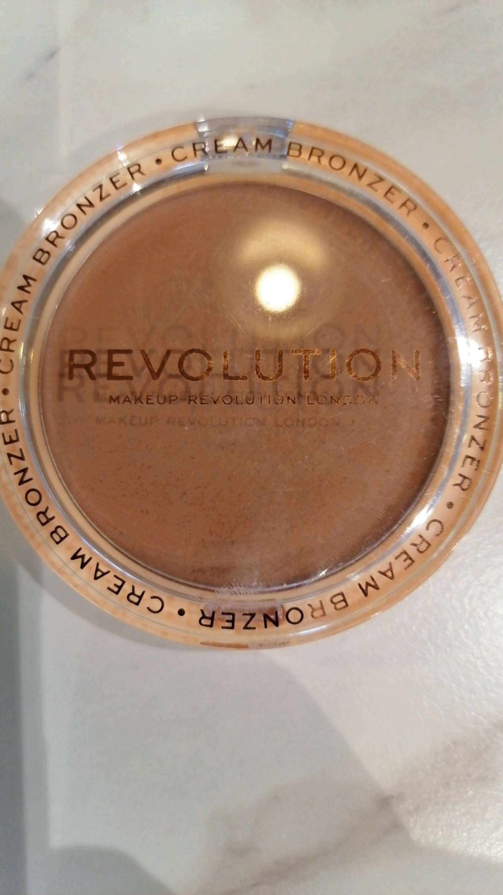 REVOLUTION - Cream bronzer