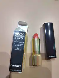 CHANEL - Rouge allure velvet 51 légendaire
