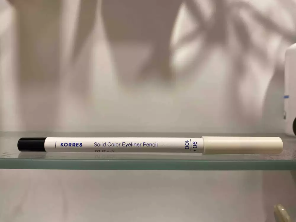 KORRES - 01 black - Solid color eyeliner pencil 01 black