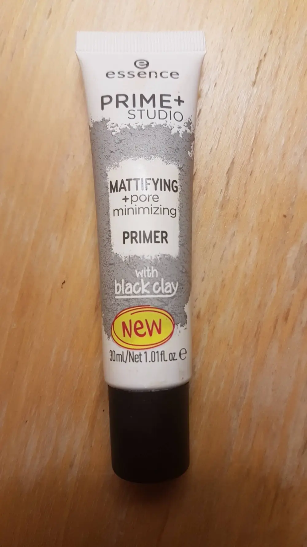 ESSENCE - Prime+ studio - Mattifying + pore minimizing primer