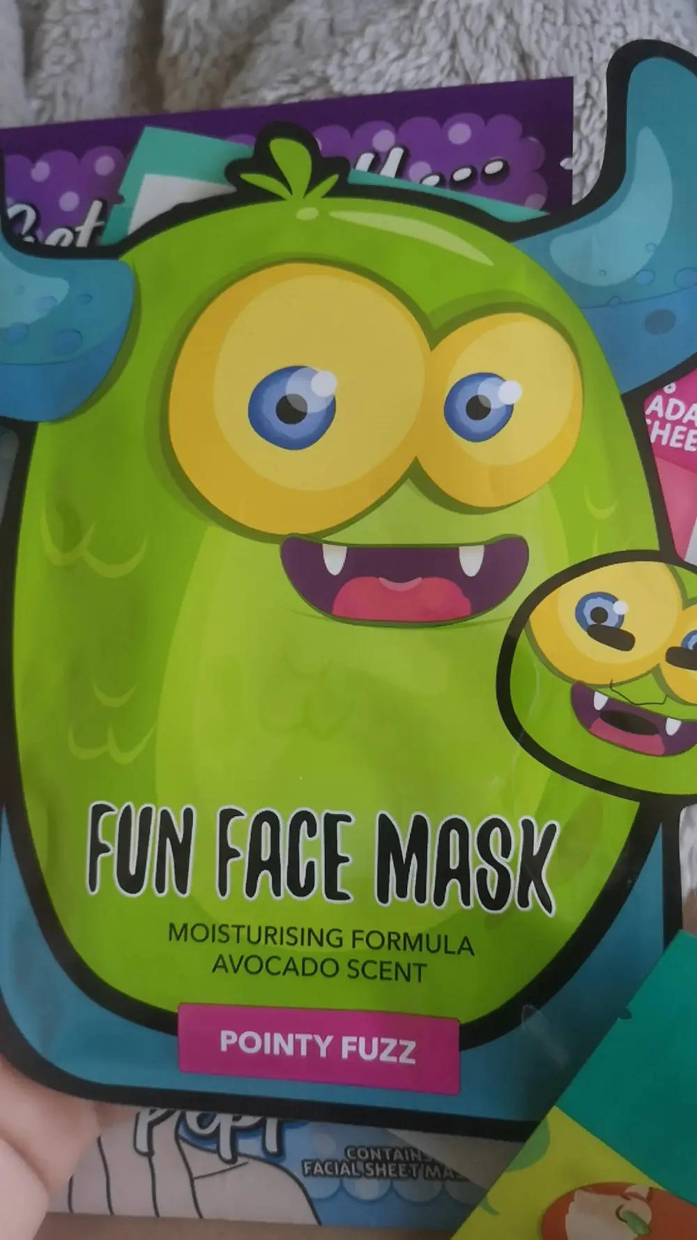 MAXBRANDS MARKETING B.V. - Pointy fuzz - Fun face mask