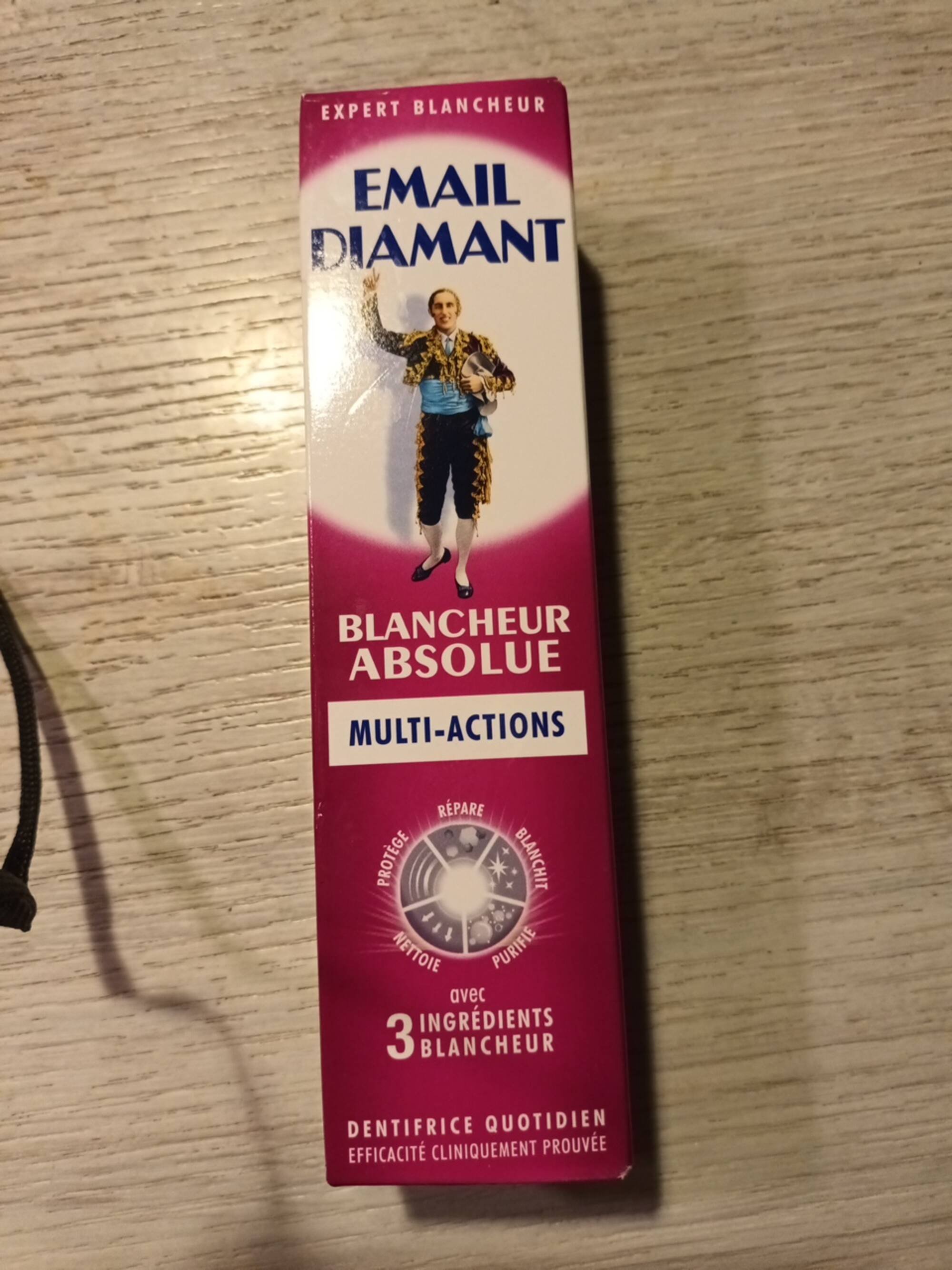 EMAIL DIAMANT - Dentifrice blancheur absolue multi-actions