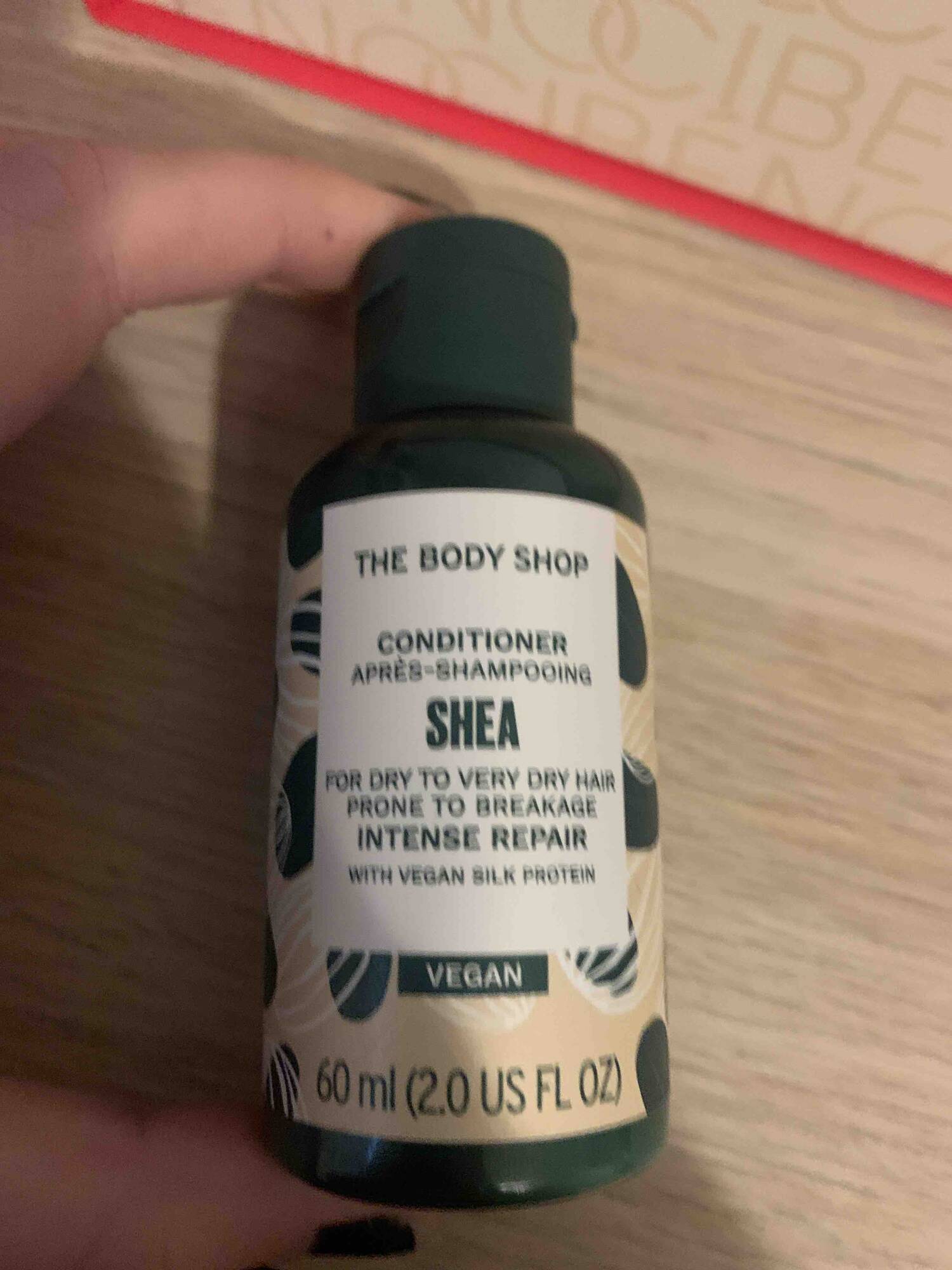 THE BODY SHOP - Après-shampooing shea