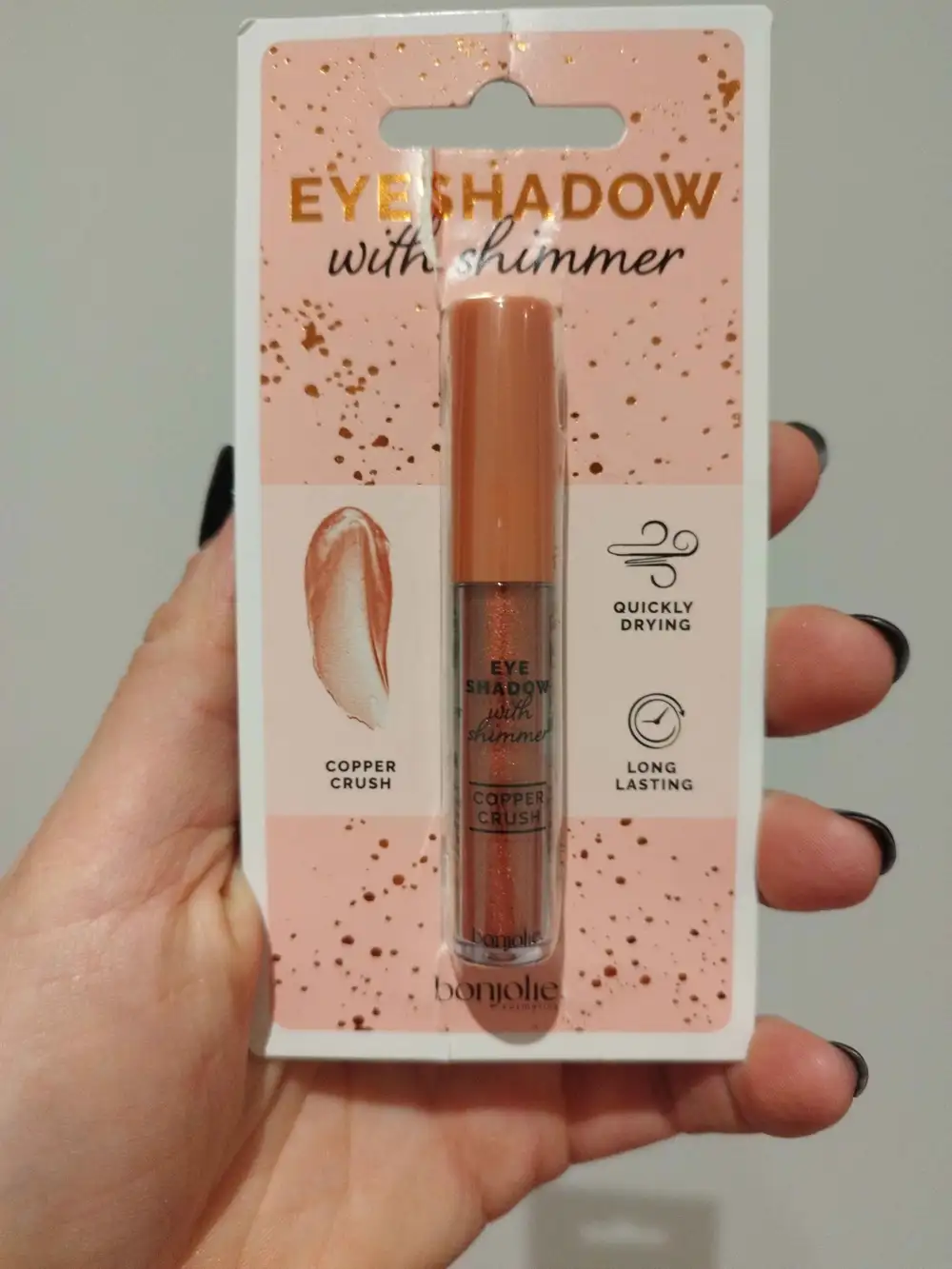 BONJOLIE COSMETICS - Eyeshadow with shimmer