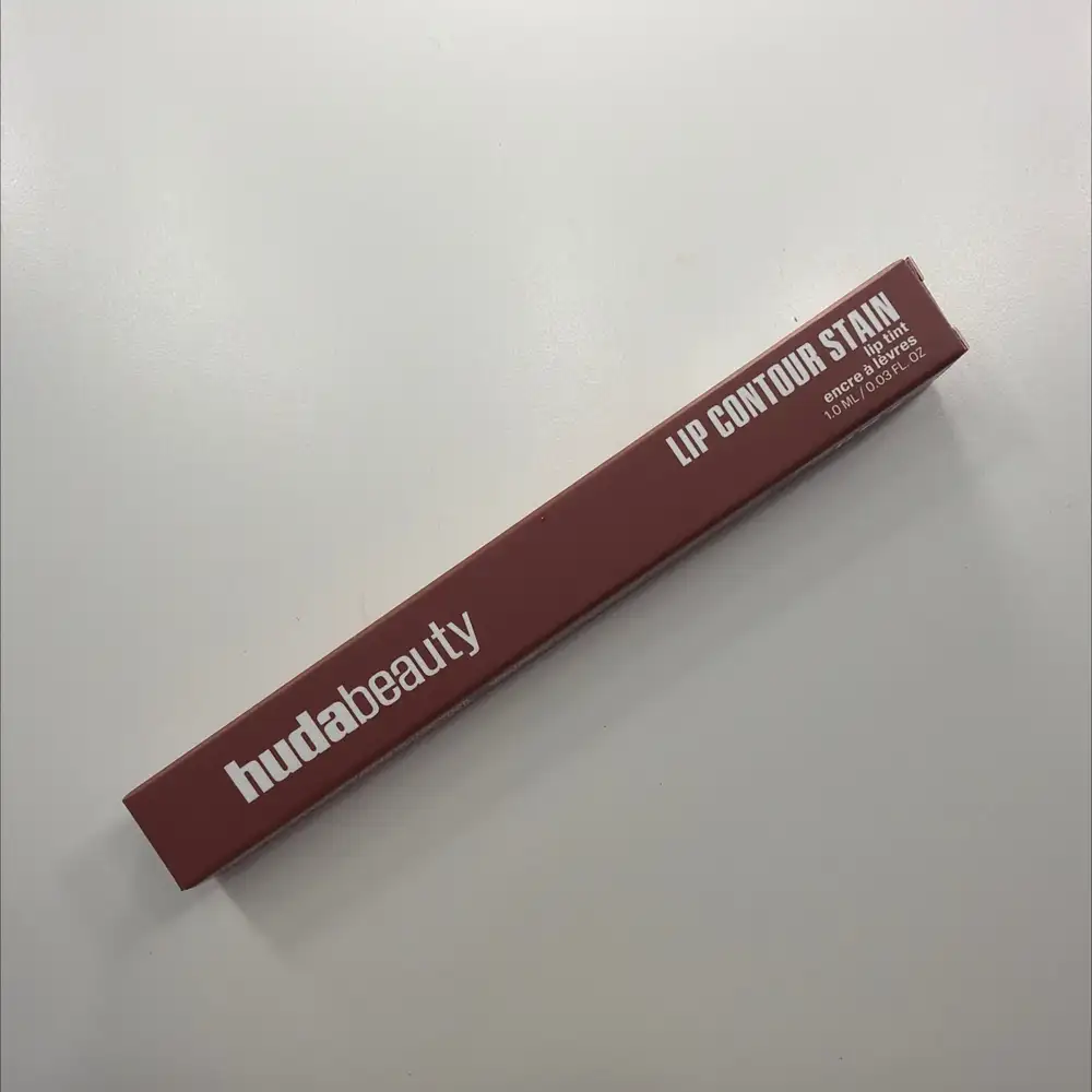 HUDA BEAUTY - Lip contour stain - Encre à lèvres