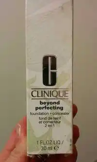 CLINIQUE - Beyond perfecting - Fond de teint et correcteur 2 en 1