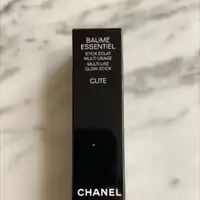 CHANEL - Baume essentiel cute