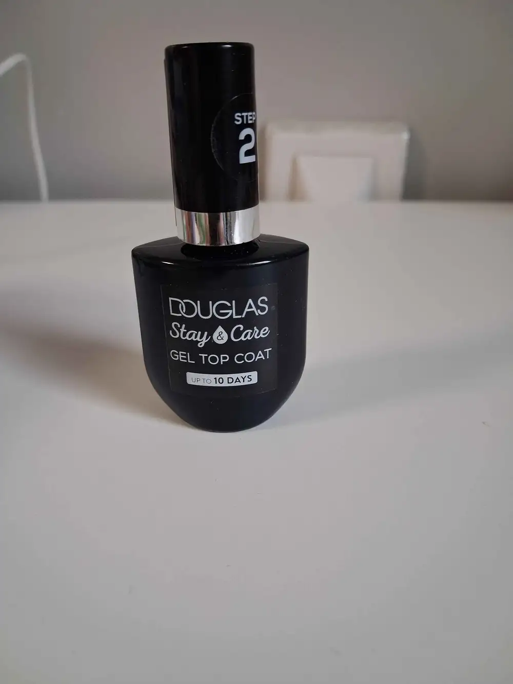 DOUGLAS - Stay and care - Gel top coat