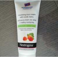 NEUTROGENA - Nourishing foot cream with nordic berry