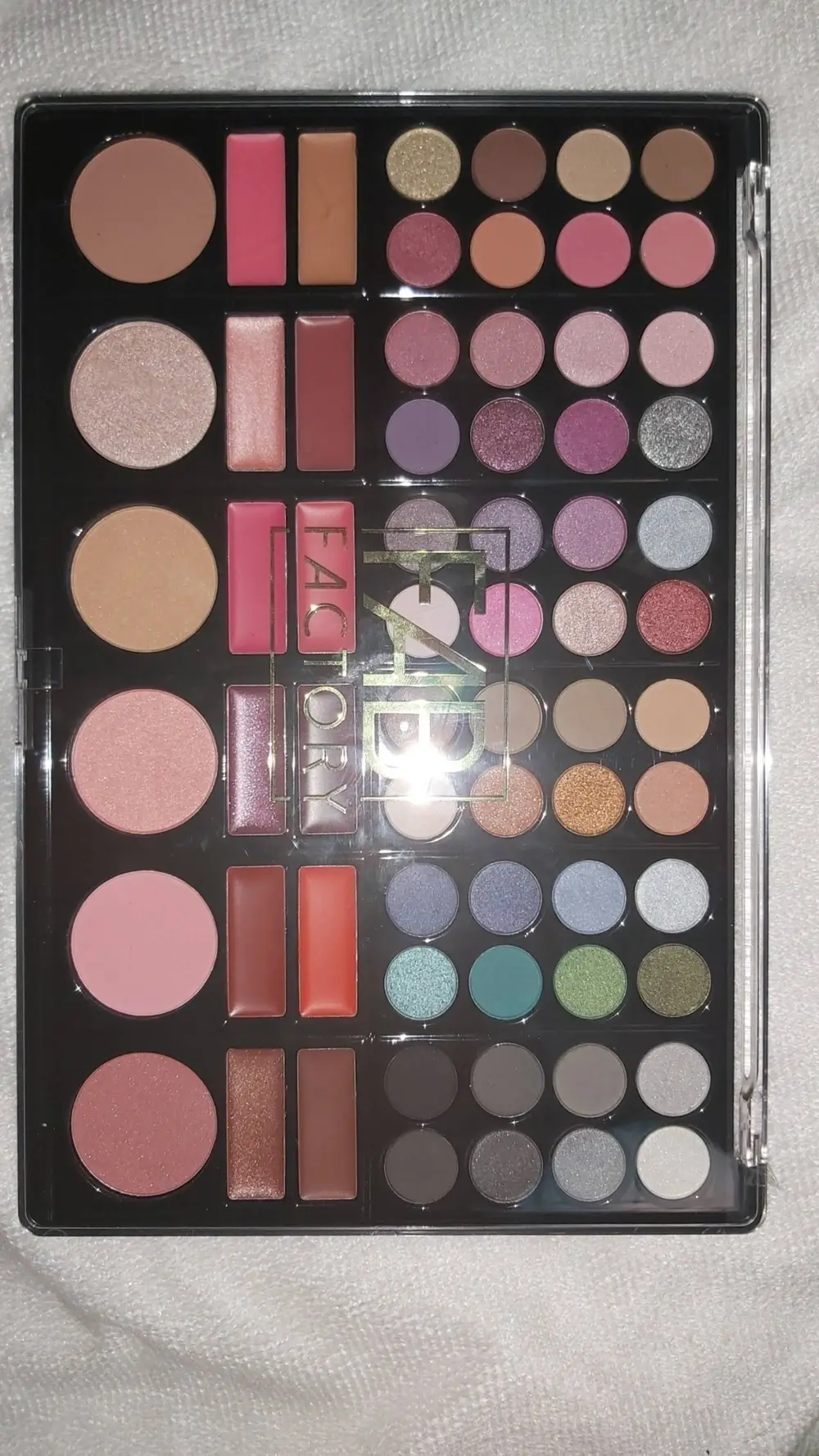 FAB FACTORY - Eyeshadow - Lipgloss - Pressed powder - Blush