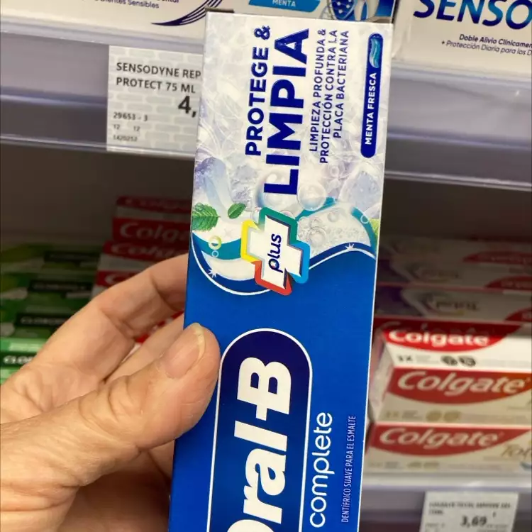 ORAL-B - Complete - Dentifrico suave para o esmalte