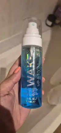 TECHNIC - Wake - Spray fixant avec acide hyaluronique et caféine
