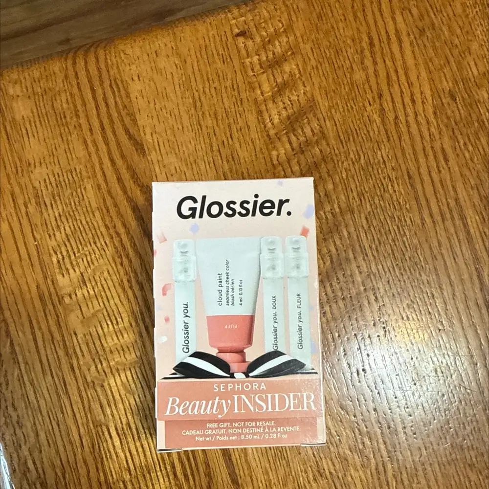 SEPHORA - Glossier beauty insider