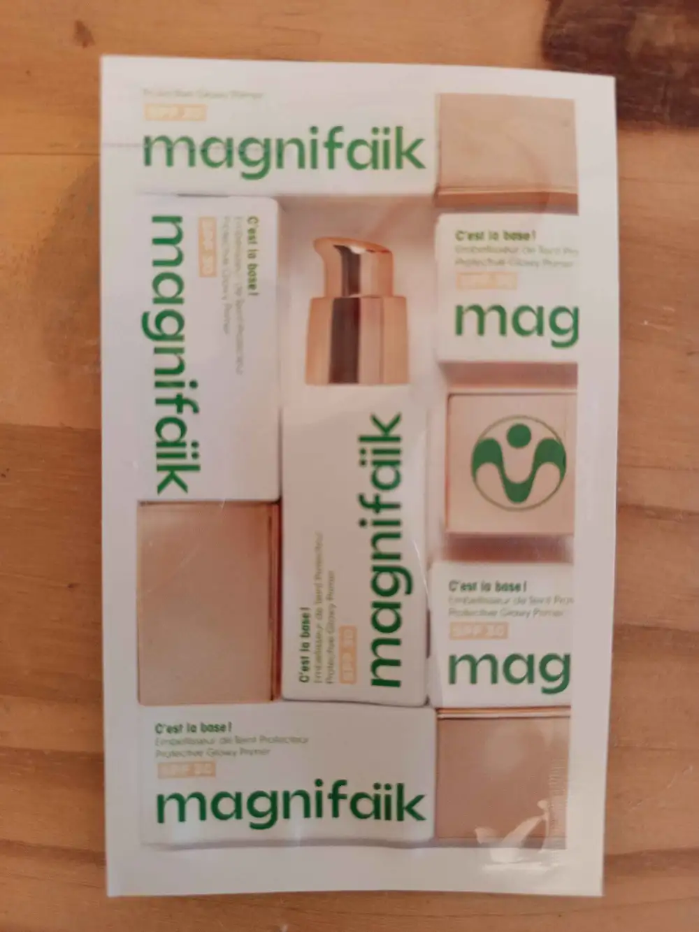 MAGNIFAIIK - C'est la base - Embellisseur de teint protecteur SPF30