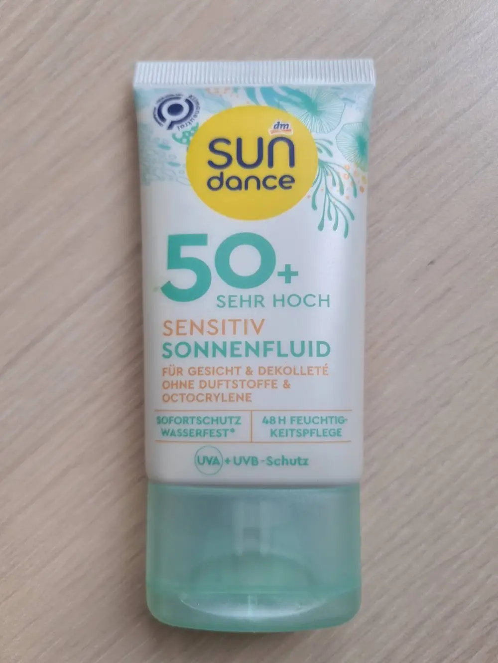 SUN DANCE DM - Sensitiv sonnenfluid 50+ sehr hoch - Crème solaire