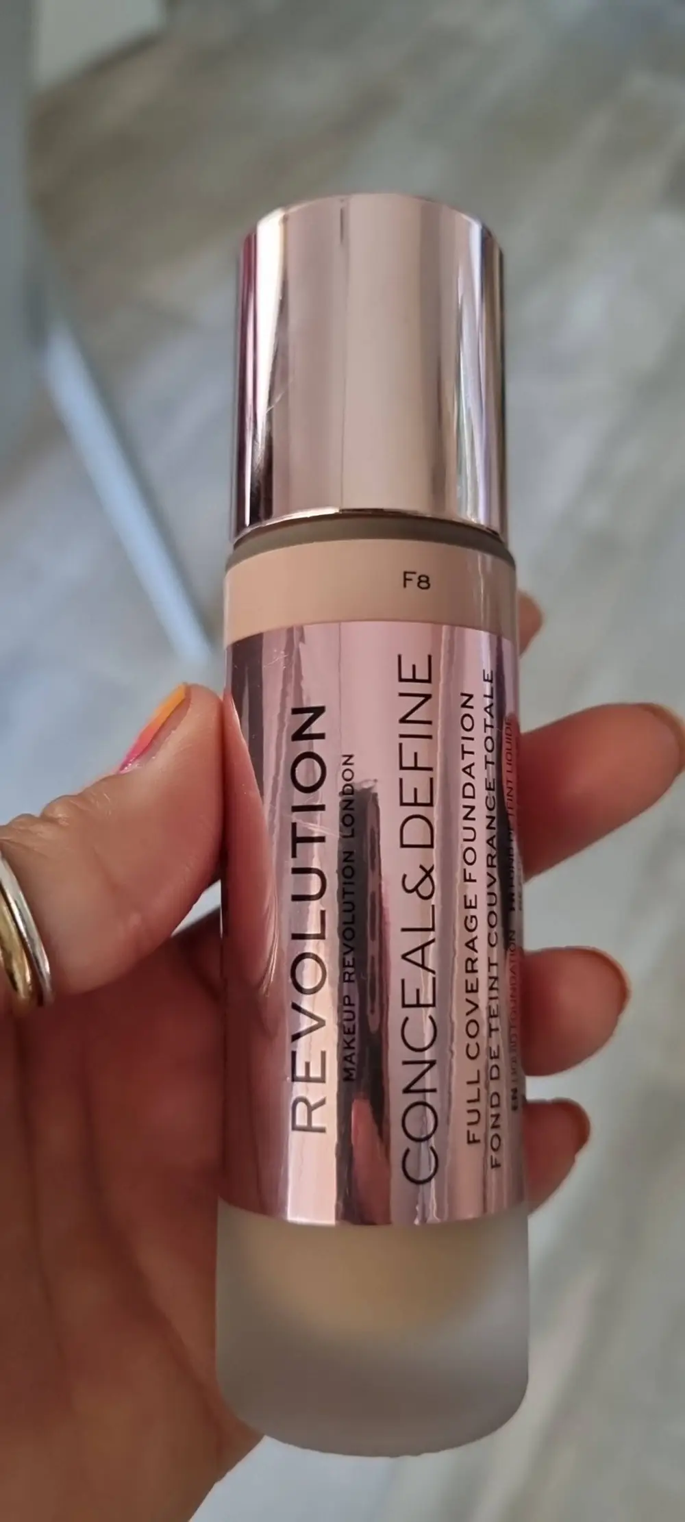 REVOLUTION - Conceal & define - Full coverage foundation